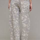 Hidden - Cropped Barrel Jean