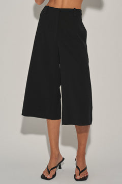 Wide Leg Burmuda Pant