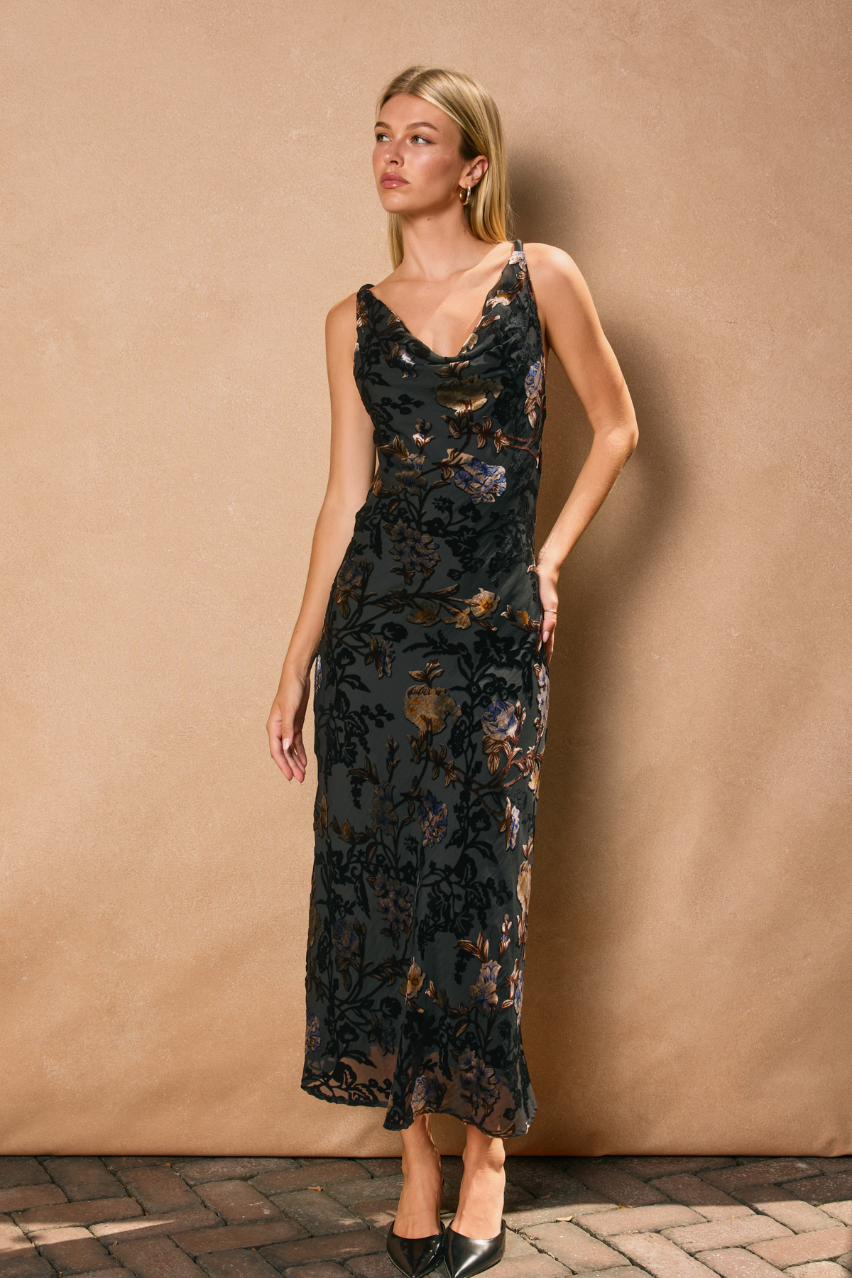 Printed Knot Back Maxi Dress Midnight Orchid / M Printed Knot Back Maxi Dress Midnight Orchid / M
