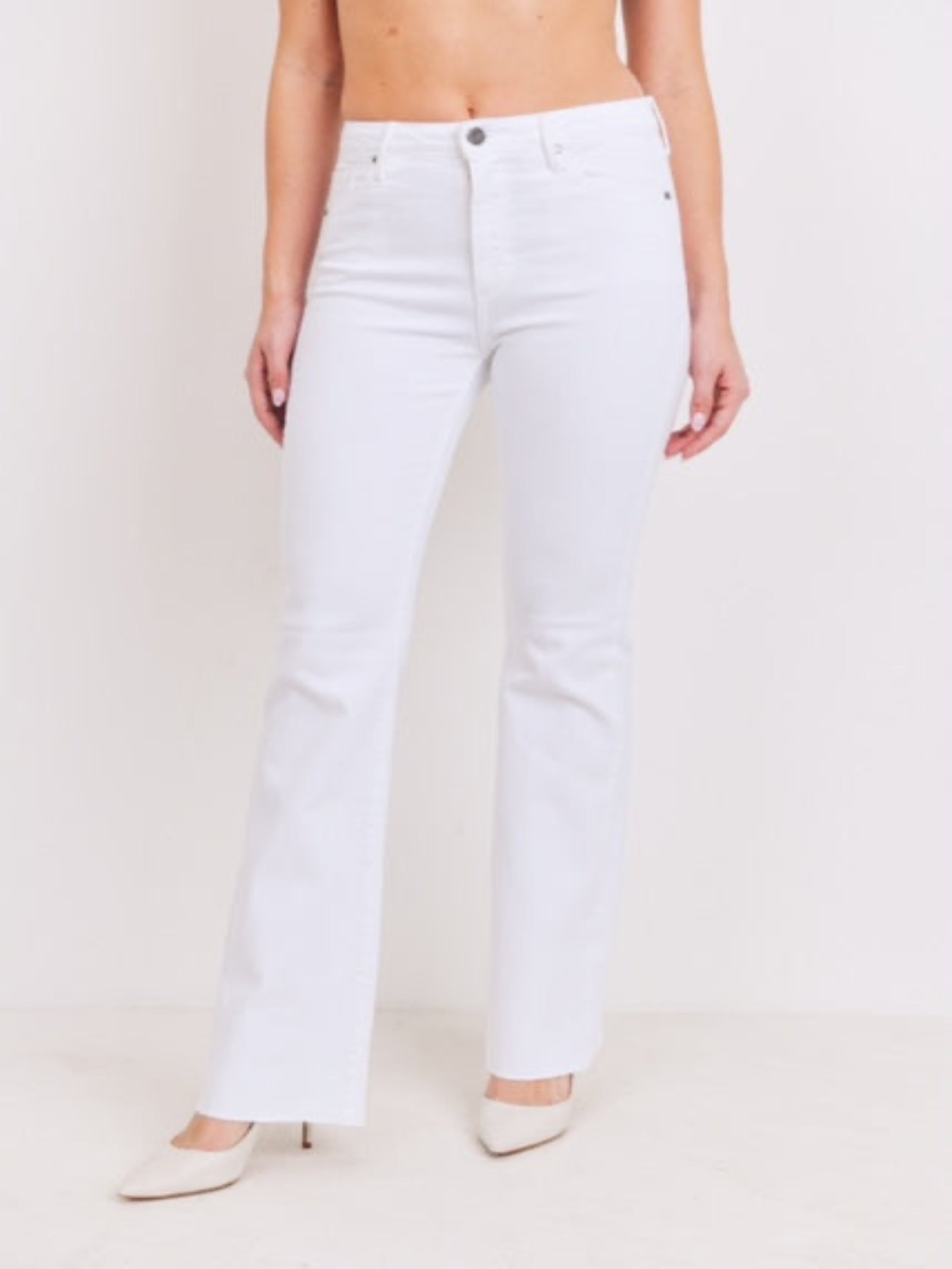 Keynote Straight Jeans in Light Wash – OutDazl